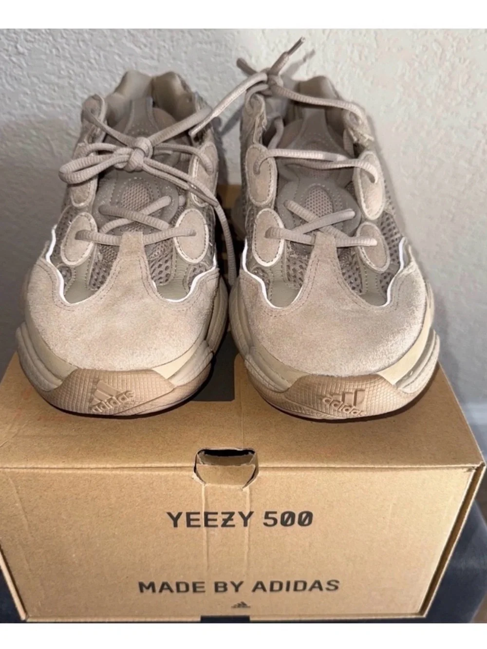Yeezy authentic 500